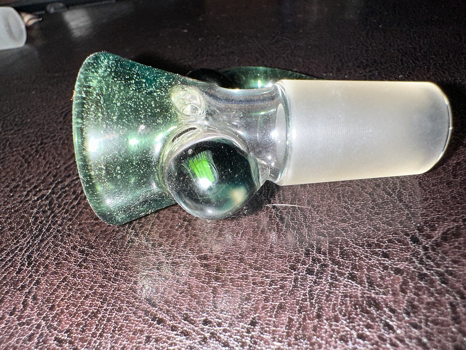 Frito Glass 18mm 6 Hole Horn Slide